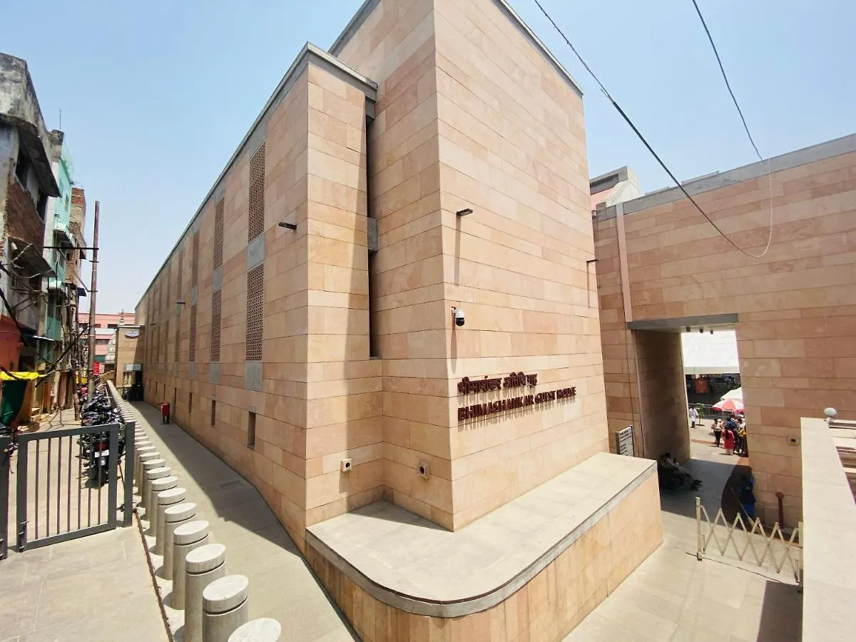 Southern Grand Kashi - Inside Kashi Vishwanath Temple Corridor فاراناسي فندق